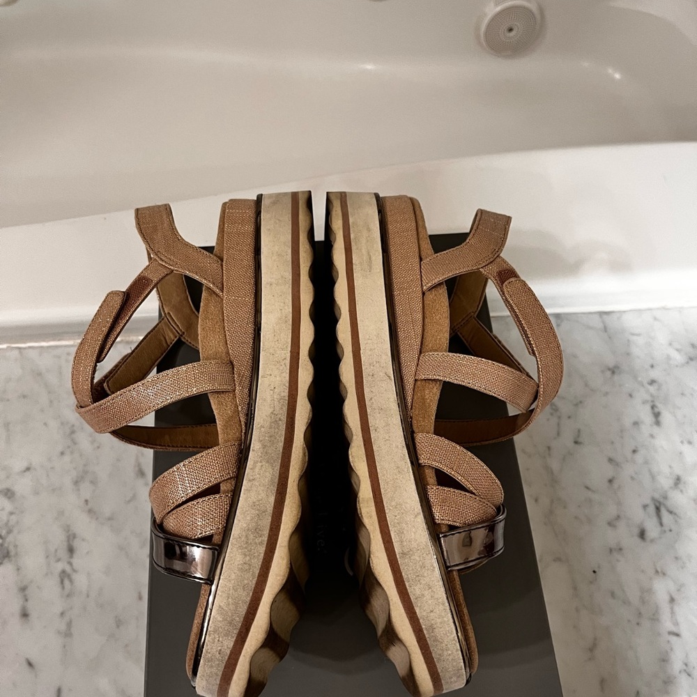 Vionic Platform Sandal -Uec. Tan /Silver - image 3